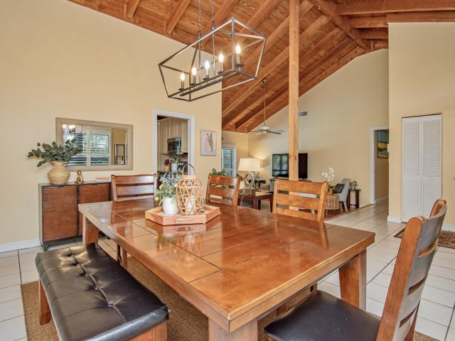 Продажа дома по адресу 6711 NW 26th Avenue - фото 6346513