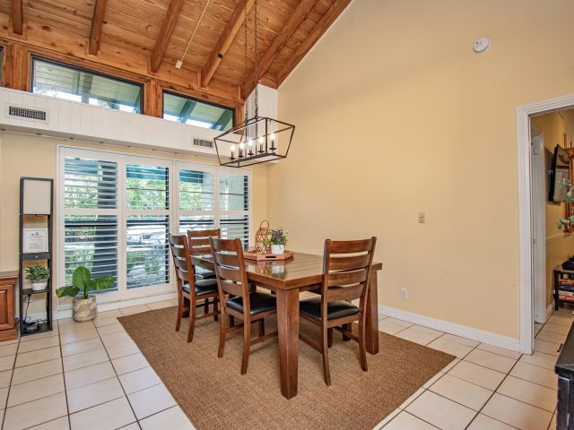 Продажа дома по адресу 6711 NW 26th Avenue - фото 6346516