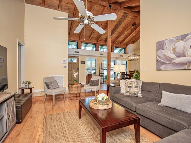 Продажа дома по адресу 6711 NW 26th Avenue - фото 6346517