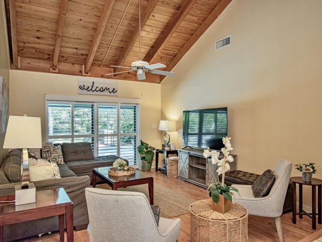 Продажа дома по адресу 6711 NW 26th Avenue - фото 6346518