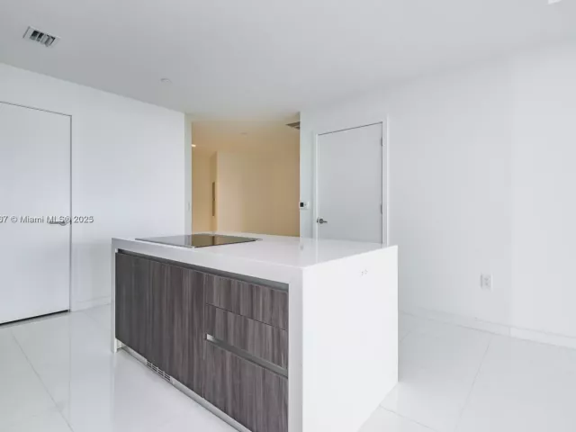 Продажа квартиры #2100 - фото 6336735