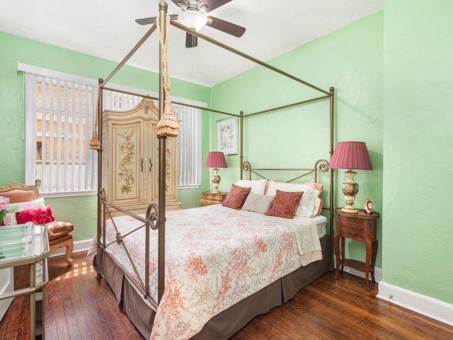 Продажа дома по адресу 239 Lytton Court - фото 6345158