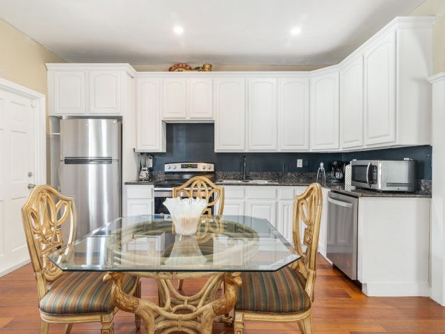 Продажа дома по адресу 239 Lytton Court - фото 6345160