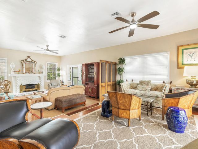 Продажа дома по адресу 239 Lytton Court - фото 6345162