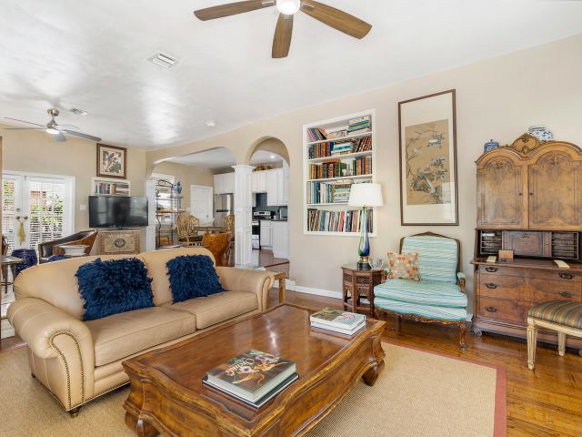 Продажа дома по адресу 239 Lytton Court - фото 6345164