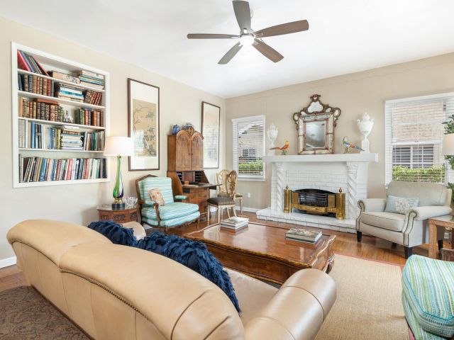 Продажа дома по адресу 239 Lytton Court - фото 6345165