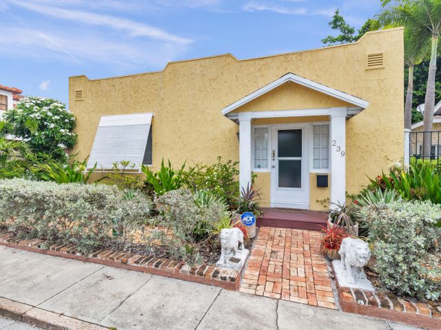 Продажа дома по адресу 239 Lytton Court - фото 6345167