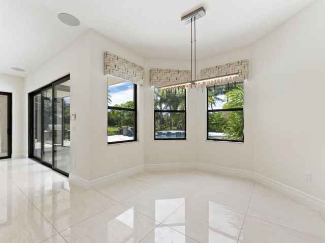 Продажа дома по адресу 16865 Pierre Circle - фото 6363169