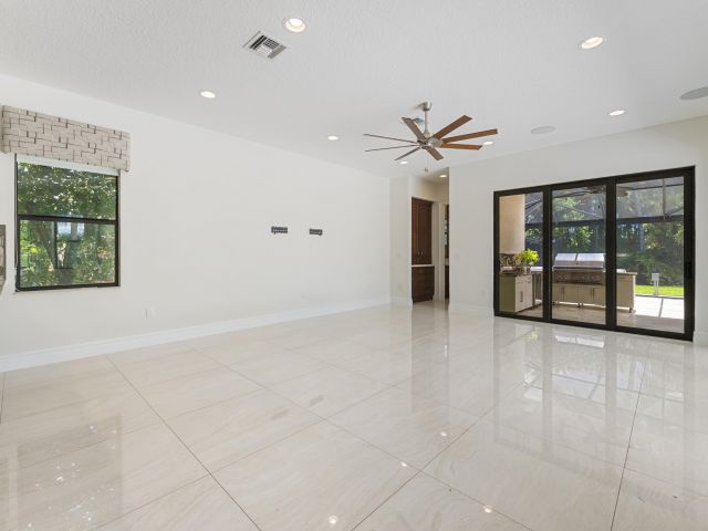 Продажа дома по адресу 16865 Pierre Circle - фото 6363173