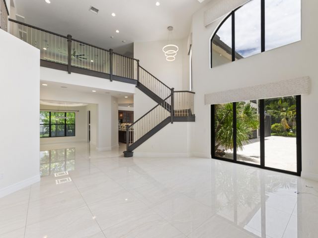 Продажа дома по адресу 16865 Pierre Circle - фото 6363179