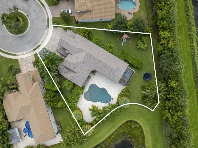 Продажа дома по адресу 16865 Pierre Circle - фото 6363180