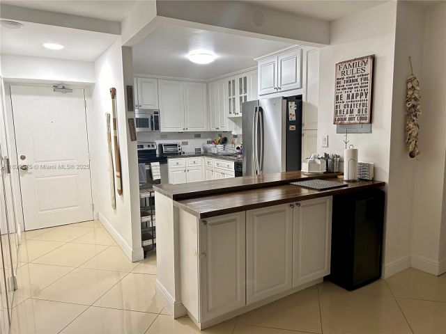 Продажа квартиры #1405 - фото 6338064