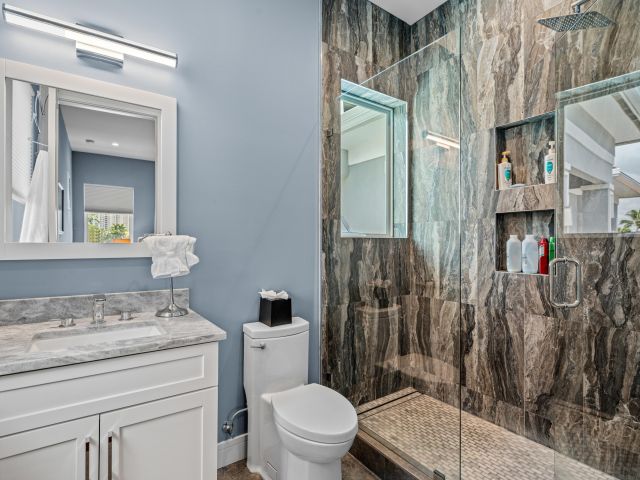 Продажа дома по адресу 807 Dover Street - фото 6400193