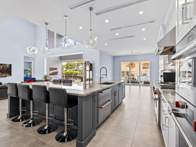 Продажа дома по адресу 807 Dover Street - фото 6400205