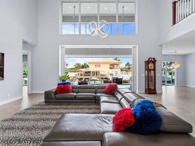 Продажа дома по адресу 807 Dover Street - фото 6400208