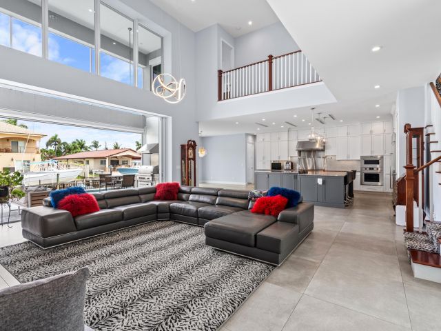 Продажа дома по адресу 807 Dover Street - фото 6400209