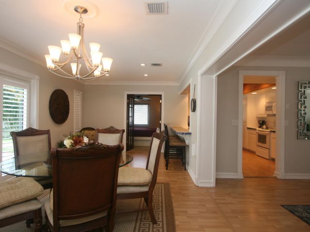 Дом в аренду по адресу 503 SE 7th Avenue - фото 6357930