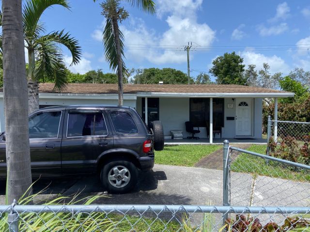 Продажа дома по адресу 520 SW 15th Terrace - фото 6369288