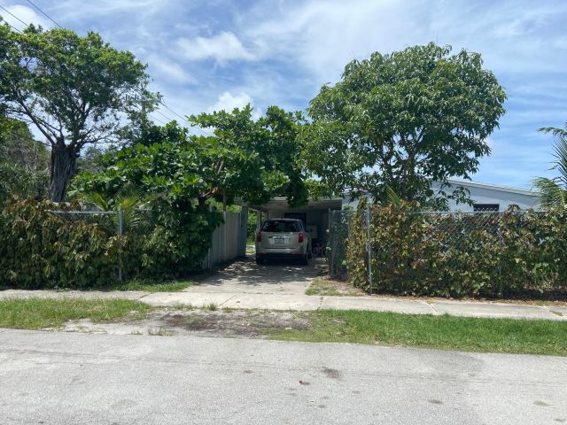 Продажа дома по адресу 520 SW 15th Terrace - фото 6402637