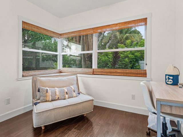 Дом в аренду по адресу 414 NE 7th Avenue - фото 6363098