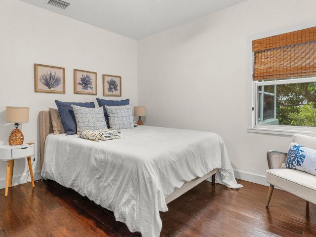 Дом в аренду по адресу 414 NE 7th Avenue - фото 6704082