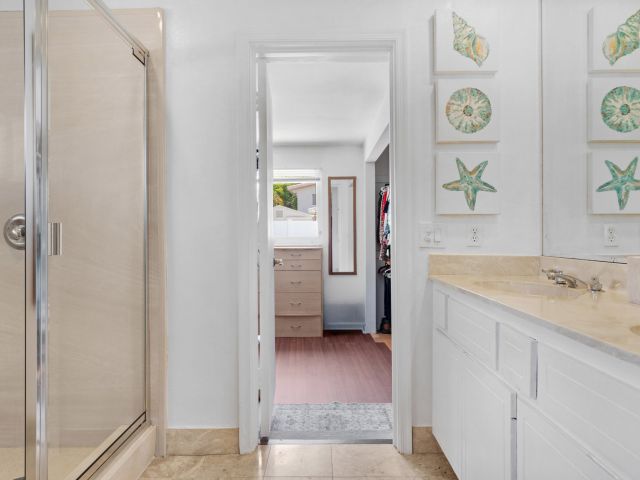 Продажа дома по адресу 4821 NE 29 Avenue - фото 6349652