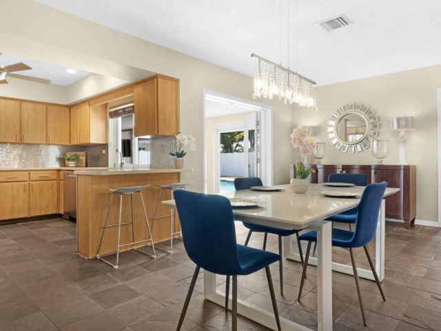 Продажа дома по адресу 4821 NE 29 Avenue - фото 6349658