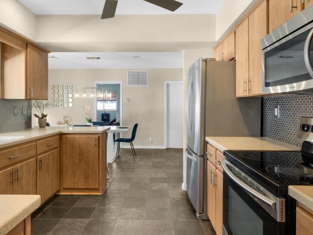 Продажа дома по адресу 4821 NE 29 Avenue - фото 6349660