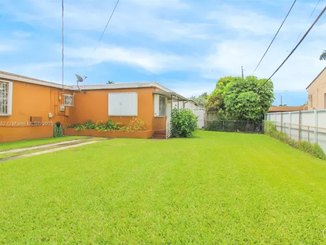 Продажа дома по адресу 3600 NW 19th Ter - фото 6341659