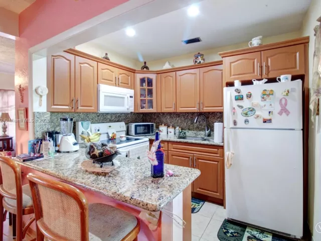 Продажа дома по адресу 3600 NW 19th Ter - фото 6341643