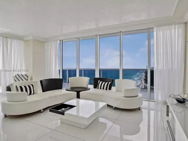 Квартира в аренду номерPH-5102 - фото 6639199