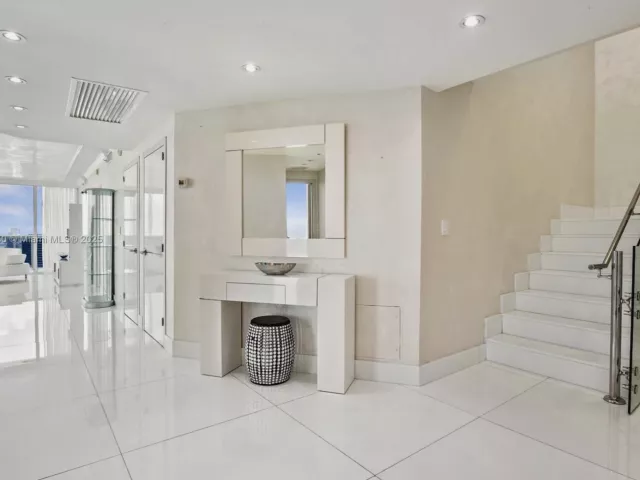 Квартира в аренду номерPH-5102 - фото 6639205