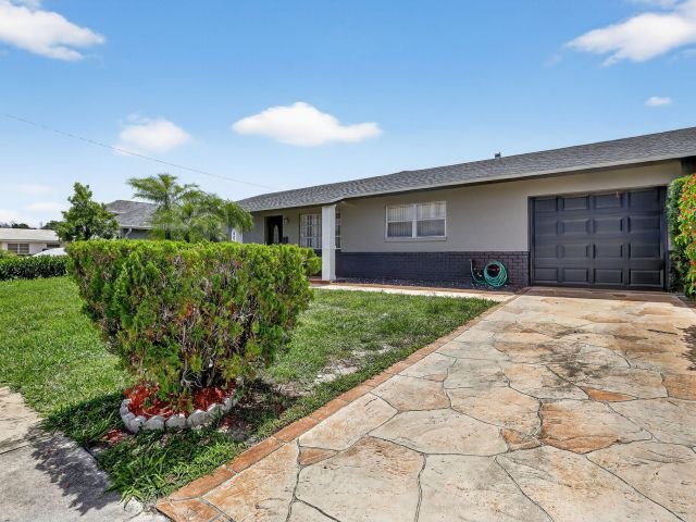 Продажа дома по адресу 600 S Mangonia Circle - фото 6656260