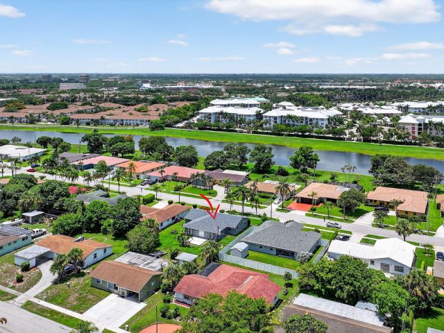 Продажа дома по адресу 600 S Mangonia Circle - фото 6656262