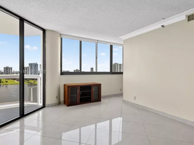 Продажа квартиры #1406/1405 - фото 9056722
