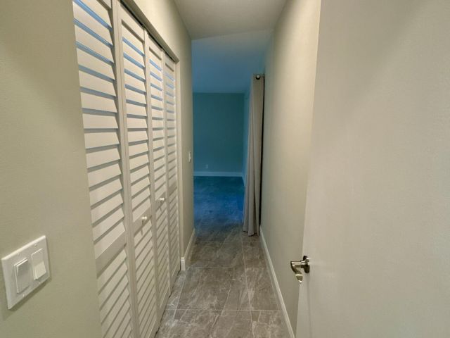 Дом в аренду по адресу 4160 NW 7th Court - фото 6392314