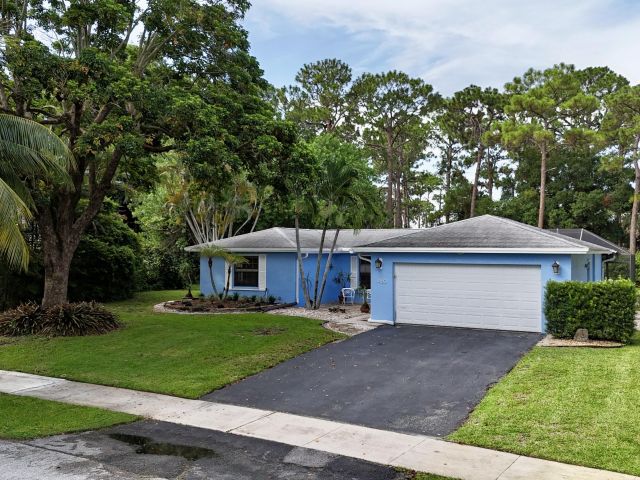 Дом в аренду по адресу 4160 NW 7th Court - фото 6392325