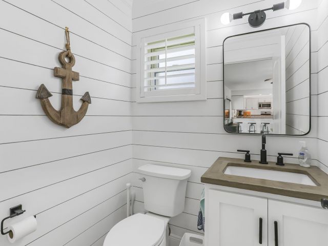 Продажа дома по адресу 1260 NW 15th Street - фото 6391202