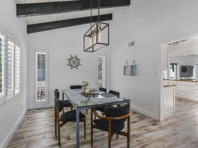 Продажа дома по адресу 1260 NW 15th Street - фото 6391212