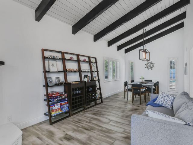 Продажа дома по адресу 1260 NW 15th Street - фото 6391215