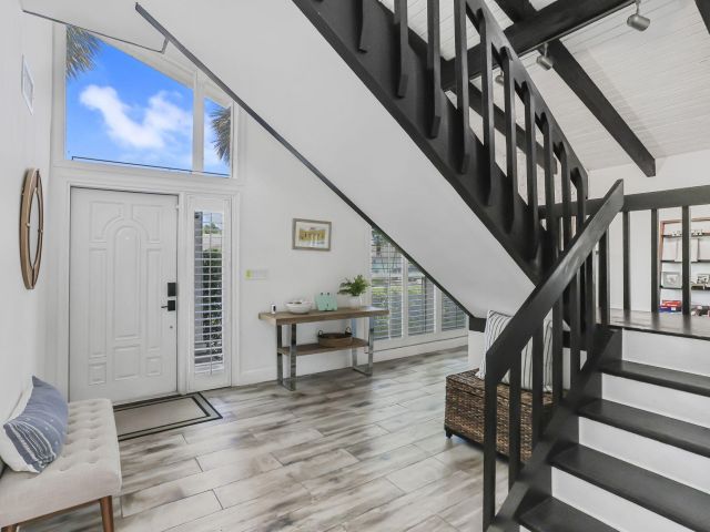 Продажа дома по адресу 1260 NW 15th Street - фото 6391216