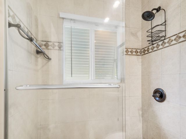 Продажа дома по адресу 2100 SW 23rd Terrace - фото 6346469