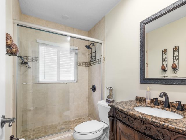 Продажа дома по адресу 2100 SW 23rd Terrace - фото 6346470