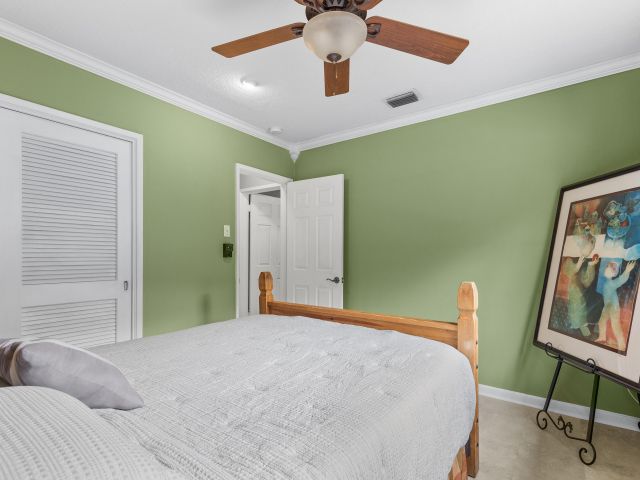 Продажа дома по адресу 2100 SW 23rd Terrace - фото 6346472