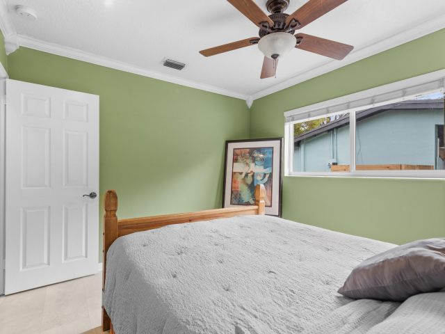 Продажа дома по адресу 2100 SW 23rd Terrace - фото 6346473