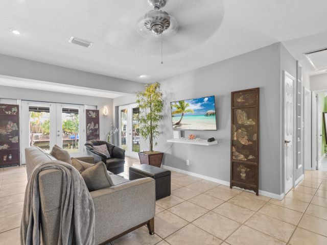 Продажа дома по адресу 2100 SW 23rd Terrace - фото 6579458