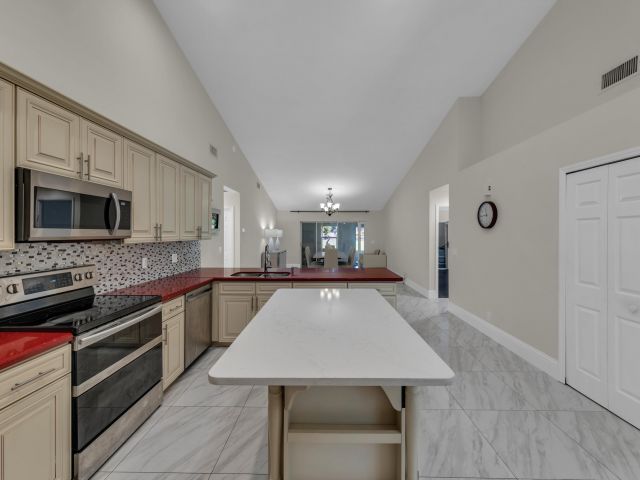 Дом в аренду по адресу 19623 Back Nine Drive - фото 6391549