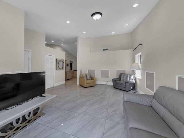 Дом в аренду по адресу 19623 Back Nine Drive - фото 6391557