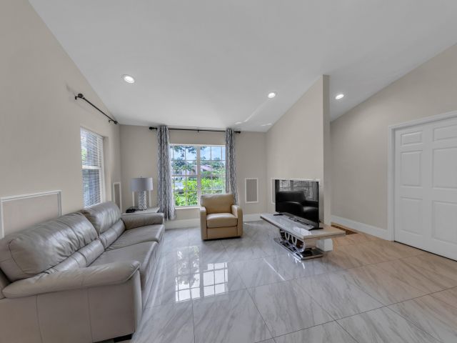 Дом в аренду по адресу 19623 Back Nine Drive - фото 6391558