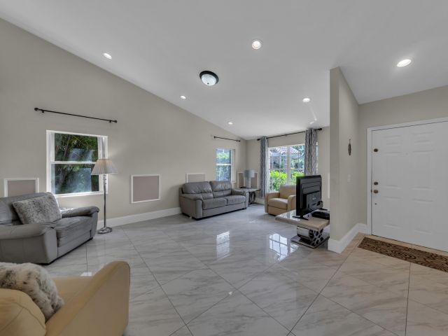 Дом в аренду по адресу 19623 Back Nine Drive - фото 6391560